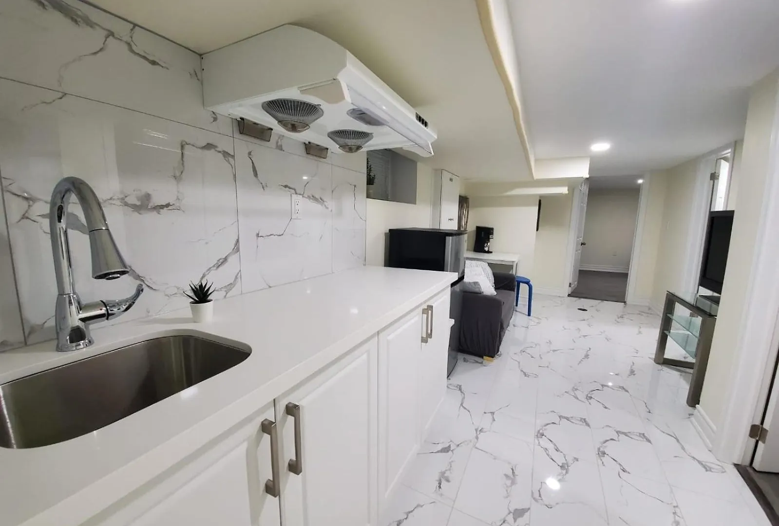 Mins Walk To Trinity Bellwood Park From Your Apartment Downtown Toronto