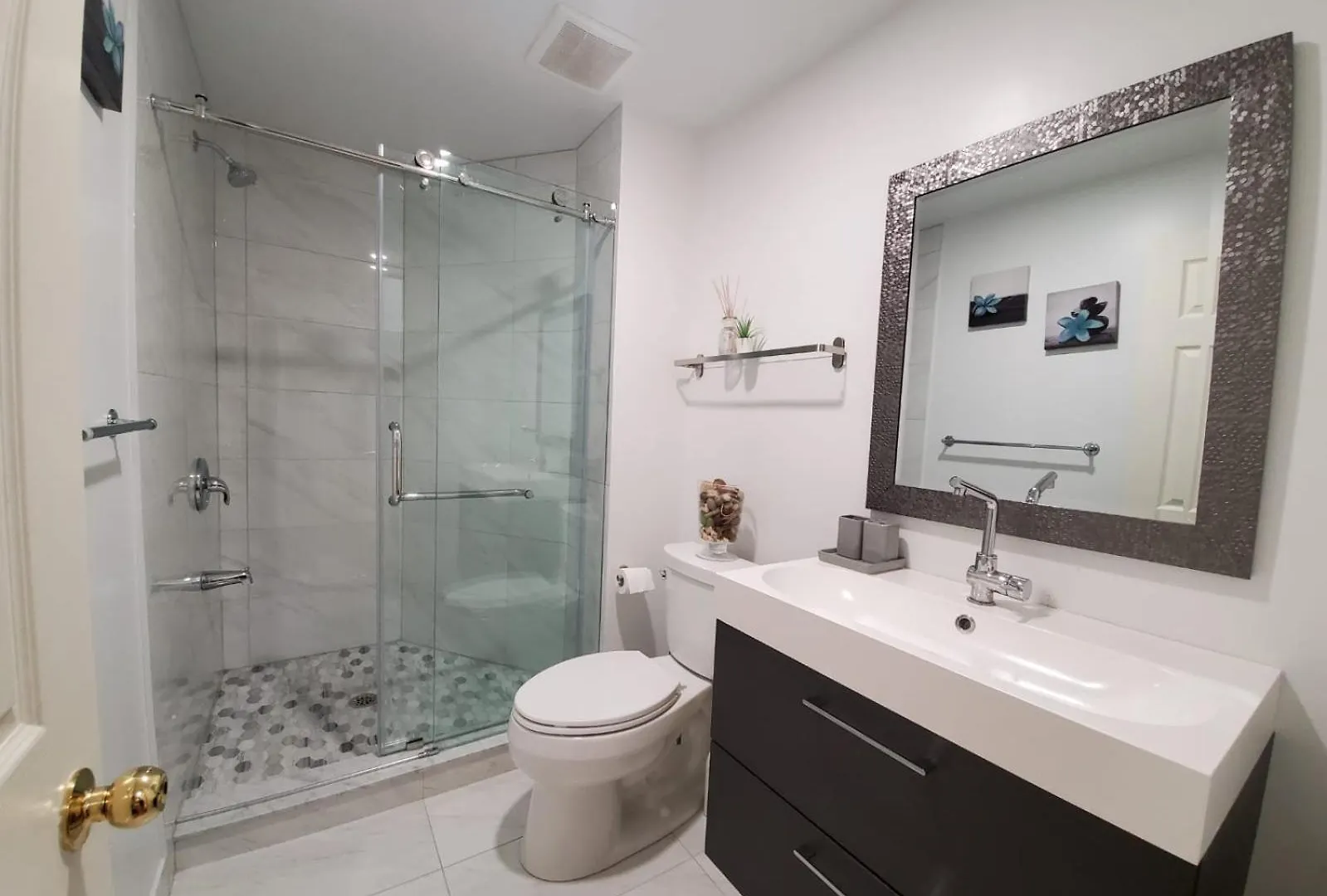 Mins Walk To Trinity Bellwood Park From Your Apartment Downtown Toronto