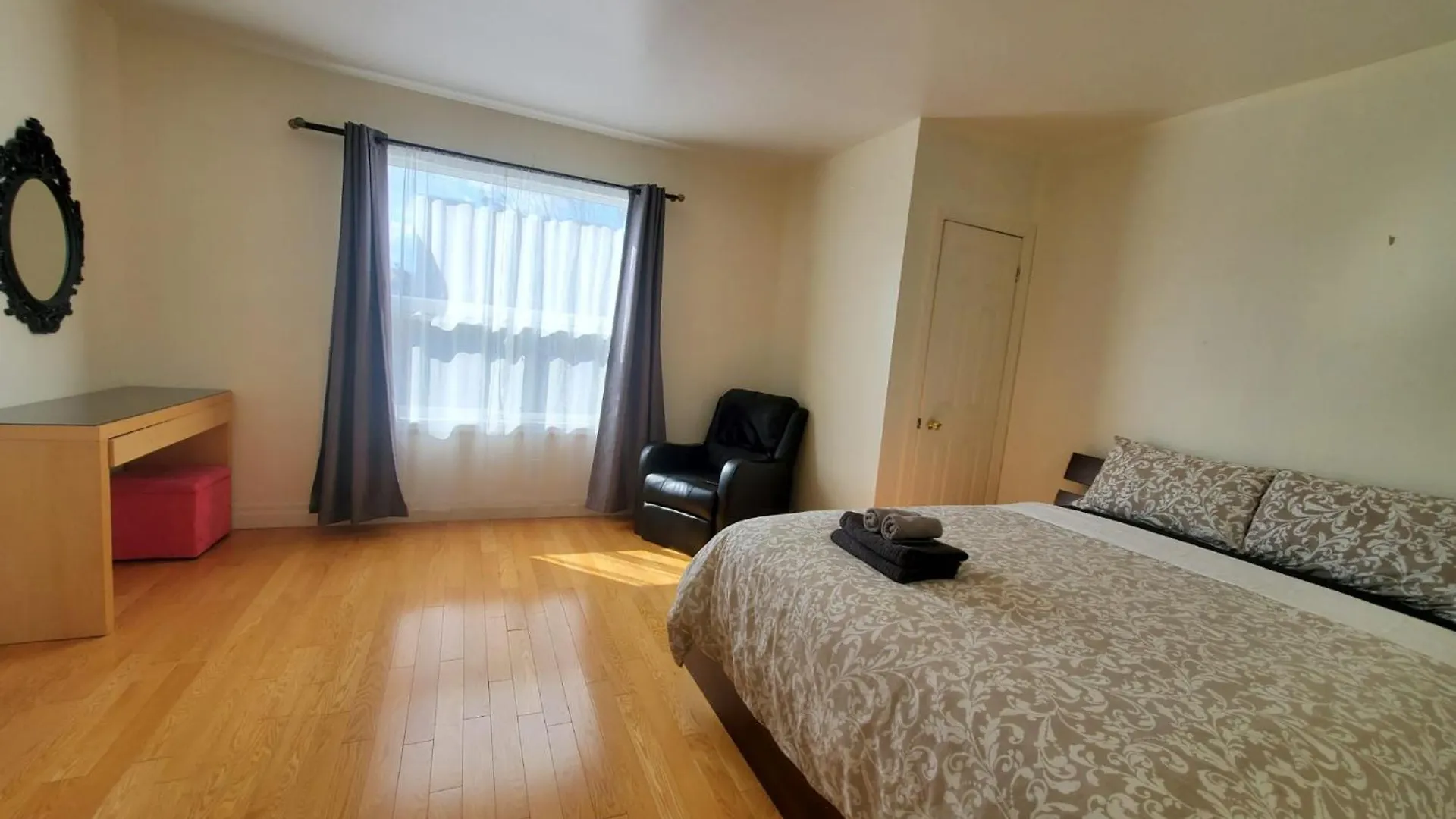 Mins Walk To Trinity Bellwood Park From Your Apartment Downtown Toronto Canada